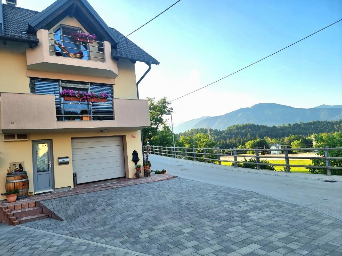 Gartnar Home -Hiska S Pridihom Domacnosti In Pogledom Na Hribe. Radovljica Exterior photo